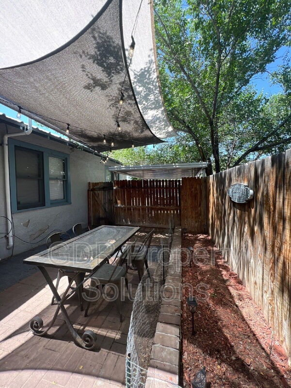 118 Princeton Dr SE in Albuquerque, NM - Foto de edificio - Building Photo