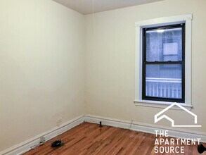 2607 W Gunnison St, Unit 2 in Chicago, IL - Building Photo - Building Photo