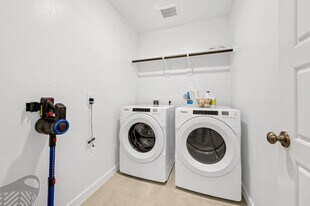 1940 Velvet Oak Ln in Conroe, TX - Building Photo