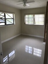 17 SW 8th Ave in Dania Beach, FL - Building Photo - Building Photo