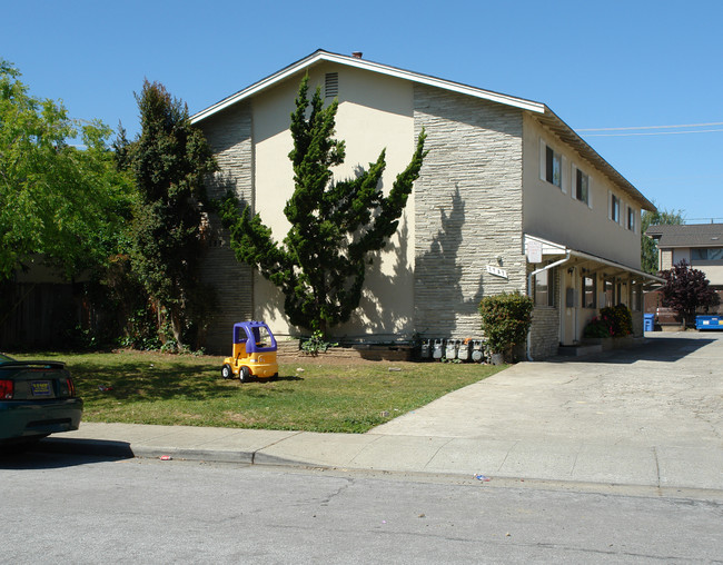 1741 Noranda Dr in Sunnyvale, CA - Foto de edificio - Building Photo