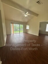 1404 Mesa Dr in Arlington, TX - Building Photo - Building Photo