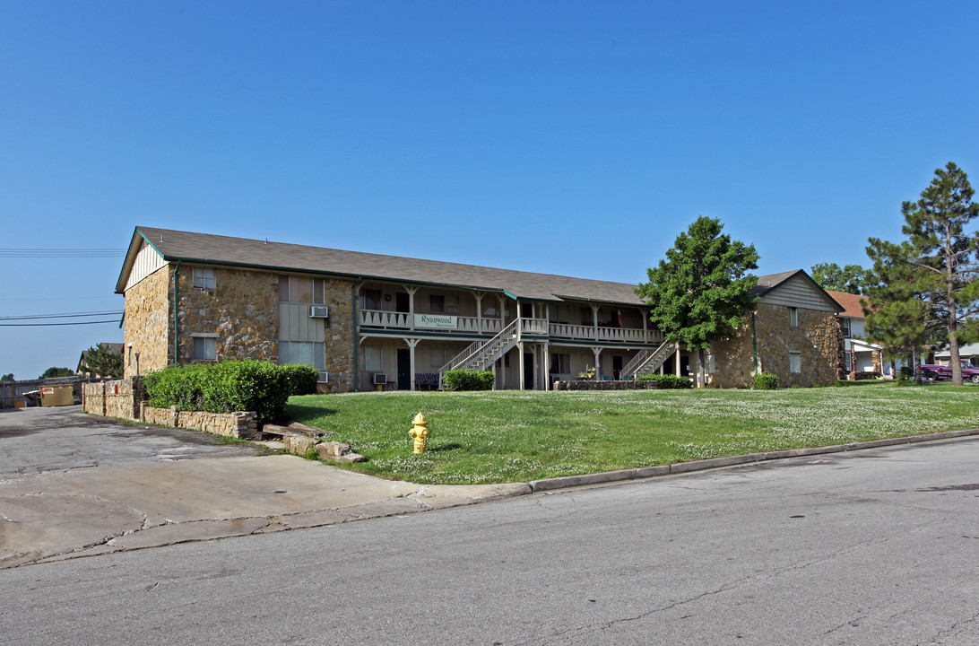 5980 E 25th Pl in Tulsa, OK - Building Photo