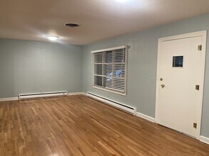 1310 Wells Blvd in Murray, KY - Building Photo - Building Photo
