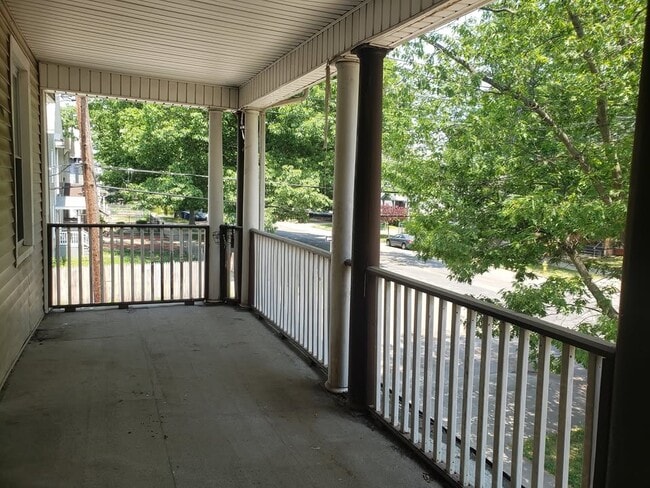 234 Howard Ave, Unit 2 in New Haven, CT - Building Photo - Building Photo