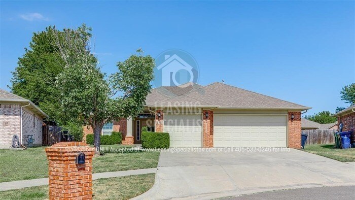2301 SW 139th St in Oklahoma City, OK - Building Photo