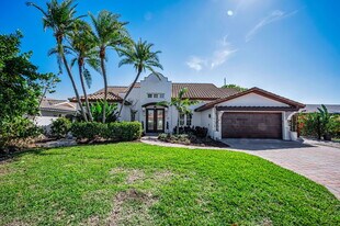 755 116th Ave in Treasure Island, FL - Building Photo