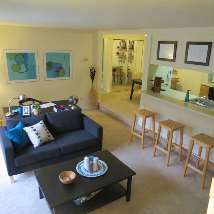 Auburn Hills Apartments in Auburn Hills, MI - Building Photo