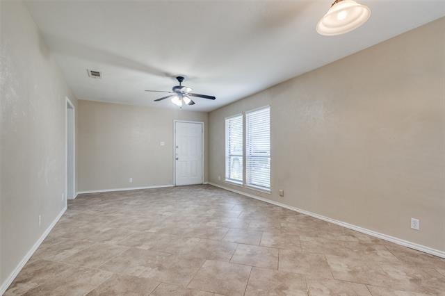 606 Gardenview Cir in Denton, TX - Foto de edificio