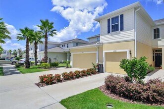 10958 Verawood Dr in Riverview, FL - Building Photo - Building Photo