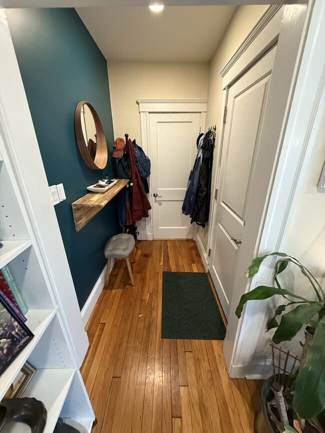 21 Saint Peter St, Unit 1
