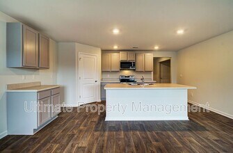 1823 Fox Trce Cir in Leland, NC - Building Photo - Building Photo