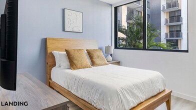 3830 NW 11th St, Unit 1-208 in Miami, FL - Building Photo - Building Photo