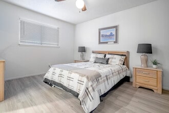 Bronco Apartments in San Antonio, TX - Building Photo - Building Photo