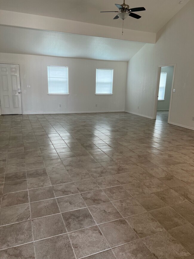 428 S Cleburne Whitney Rd in Rio Vista, TX - Building Photo - Building Photo