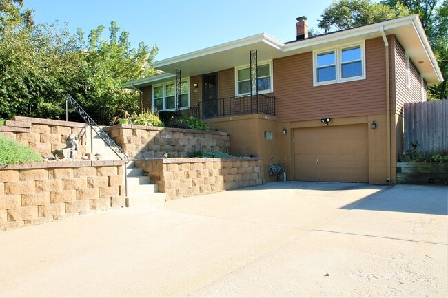 property at 4405 Spring St