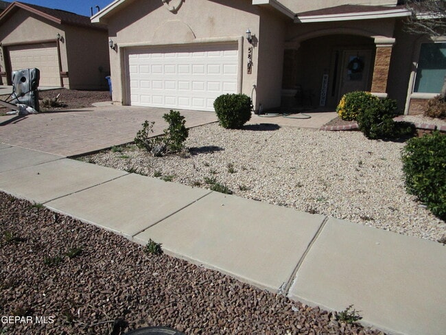 property at 5807-5807 Redstone Pass Ct