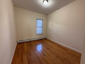 16 Chelsea St, Unit 1 in Boston, MA - Building Photo - Building Photo