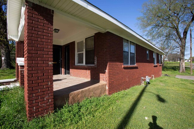 2123 Bragg St in Little Rock, AR - Building Photo - Building Photo