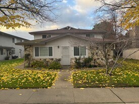 309 Harding Blvd in Roseville, CA - Building Photo
