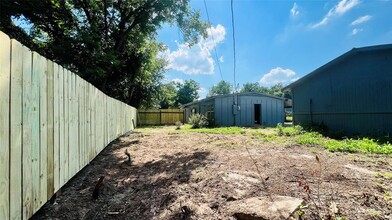 706 Rockdale W Rd in Rockdale, TX - Building Photo - Building Photo