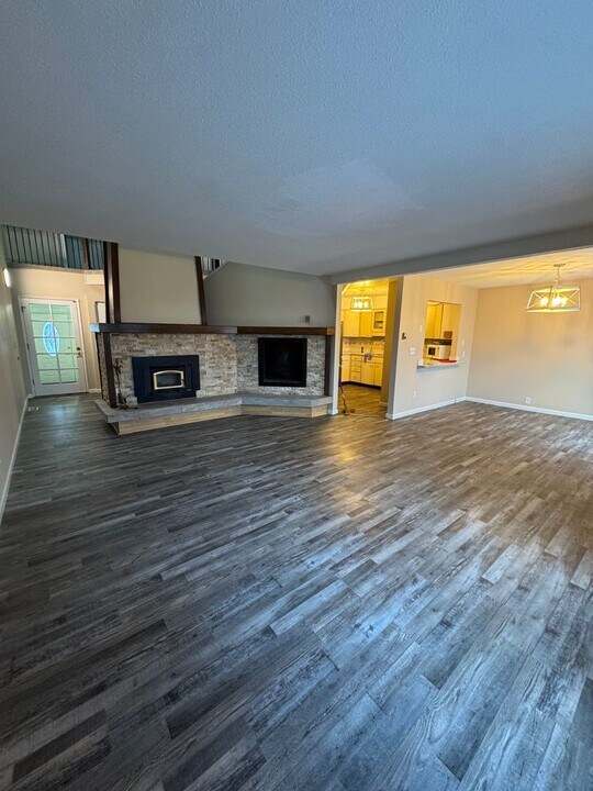 2291 Sorbus Way in Anchorage, AK - Building Photo