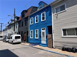 1819 Harcum Wy in Pittsburgh, PA - Building Photo - Building Photo