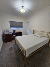 927 S Wooster St, Unit 2 in Los Angeles, CA - Foto de edificio - Building Photo