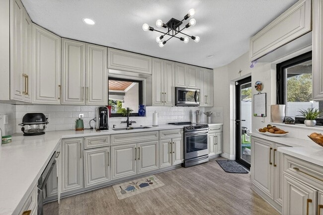 2601 NE 8th Ct in Pompano Beach, FL - Foto de edificio - Building Photo