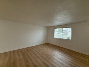 4012 Southway Loop in Springfield, OR - Building Photo - Building Photo