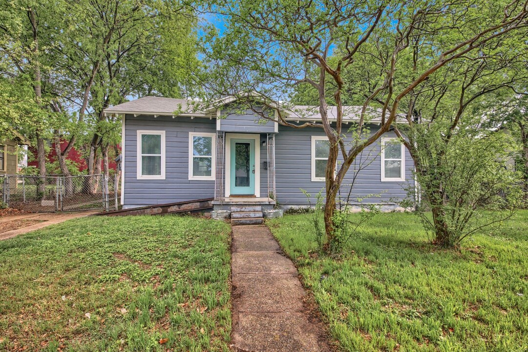 907 Attas Ave in Killeen, TX - Foto de edificio