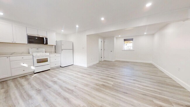 property at 10 Beaver Brook Rd