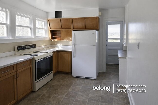 1726 Warriors Rd in Pittsburgh, PA - Building Photo - Building Photo