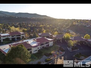 3471 Skyline Blvd in Reno, NV - Building Photo - Building Photo