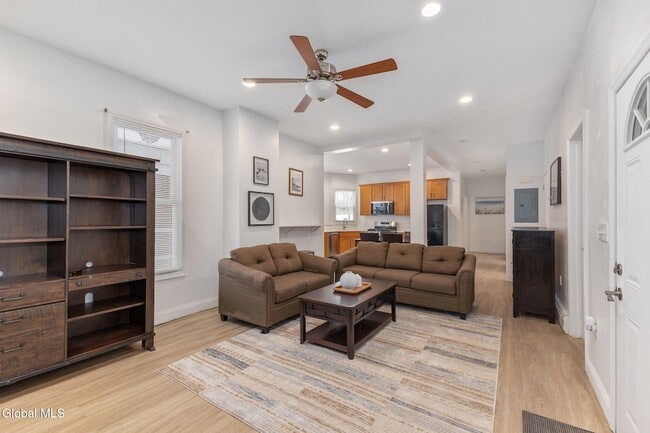 2210 15th St in Troy, NY - Building Photo - Building Photo