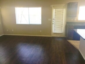 10511 Mojave Ridge Ct in Las Vegas, NV - Building Photo - Building Photo