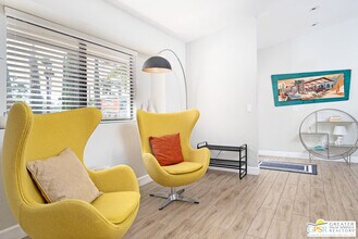 2342 N San Gorgonio Rd in Palm Springs, CA - Building Photo - Building Photo