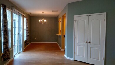 1144 Gamston Ln in Virginia Beach, VA - Foto de edificio - Building Photo