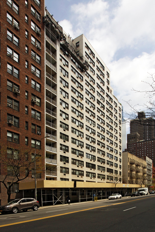 South Park Apartments in New York, NY - Building Photo - Building Photo