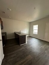 1112 Highwood Ln in East Point, GA - Building Photo - Building Photo