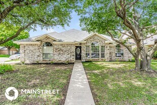 2878 Briar Hill Dr in Grand Prairie, TX - Building Photo