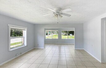 1824 S 29th St in Fort Pierce, FL - Building Photo - Building Photo
