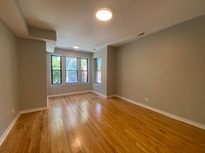 1745 W Wallen Ave in Chicago, IL - Building Photo - Building Photo