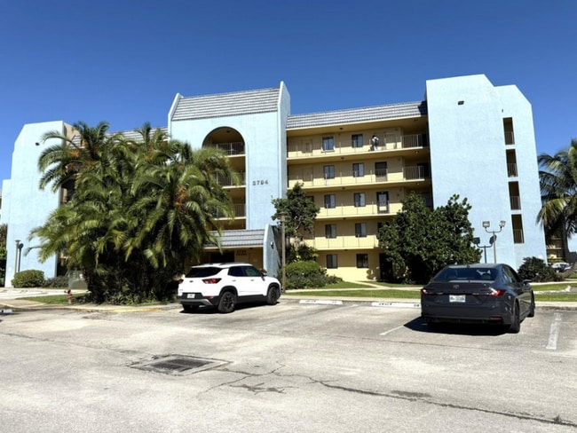 2788 Tennis Club Dr in West Palm Beach, FL - Foto de edificio - Building Photo