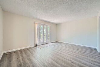 1100 Tam O Shanter in Las Vegas, NV - Building Photo - Building Photo