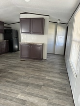 10301 SE 29th St in Midwest City, OK - Foto de edificio - Building Photo