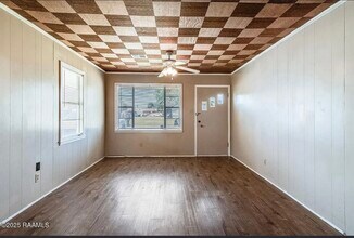 907 Elizabeth St in Scott, LA - Building Photo - Building Photo