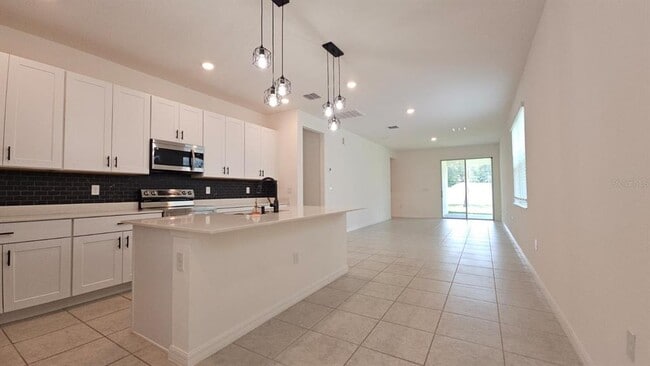 722 Lemon Ave in Fruitland Park, FL - Building Photo - Building Photo