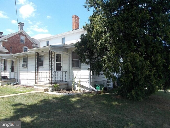 property at 346 E North St