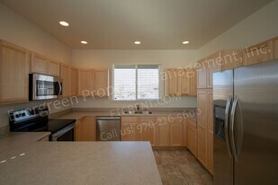 6408 San Isabel Ave in Loveland, CO - Building Photo